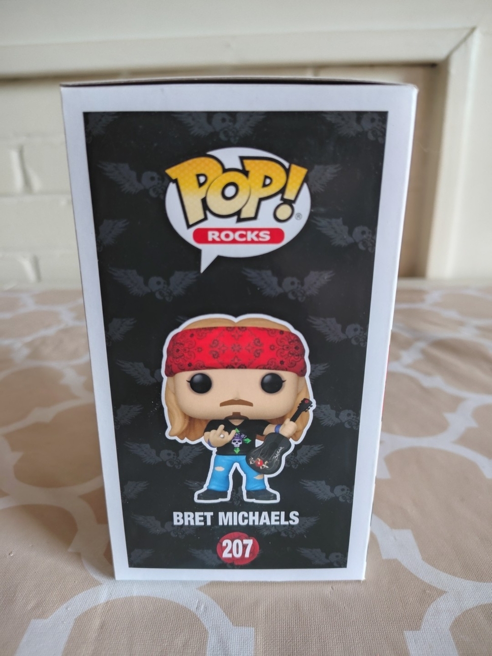 Funko Pop! Rocks Bret Michaels #207 Vinyl Figure - Red Bandana - Picture 5 of 5